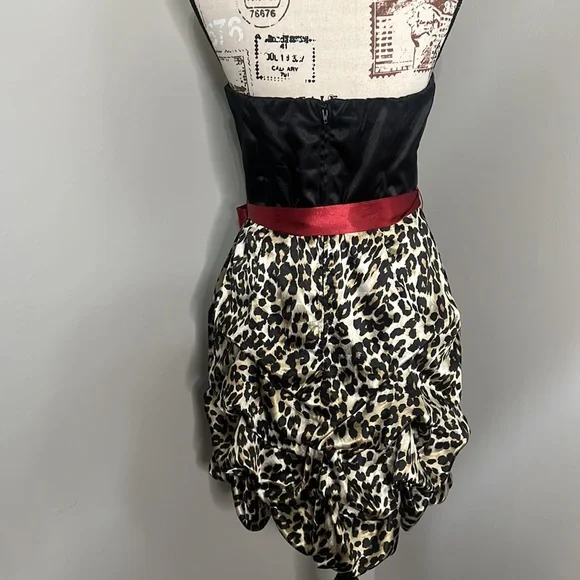 Studio Y Leopard Print Strapless Dress 7/8 | A8 - Picture 5 of 7
